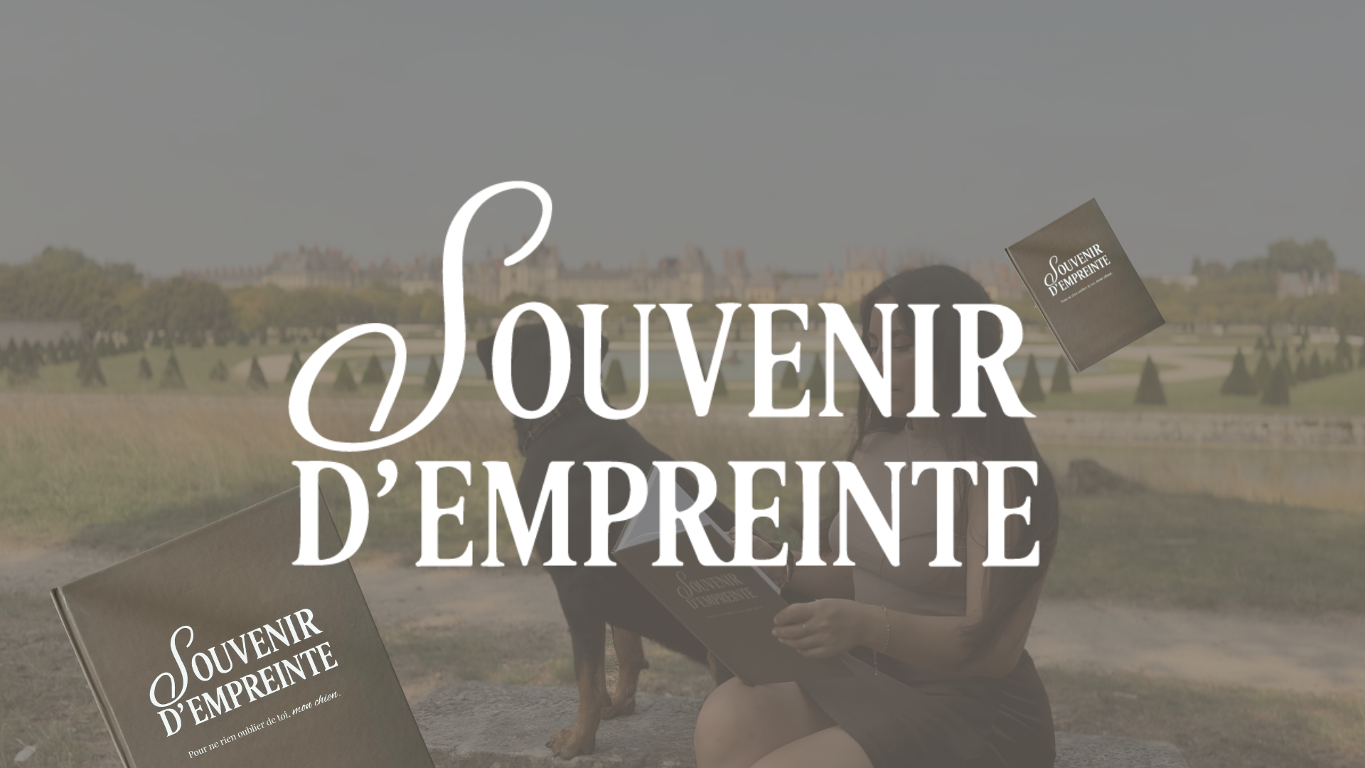 Charger la vidéo : Vidéo de présentation du carnet à remplir Souvenir d’Empreinte, un livre créé pour conserver les souvenirs et l’histoire partagée avec son chien. On y découvre des plans poétiques entre une jeune femme et sa chienne, à la plage, dans un décor cocooning, ou en train de remplir le carnet. La vidéo montre également les pages du livre, ses fonctionnalités (QR code, podcast, espace pour coller des photos, écrire, dessiner). Une voix-off raconte l’émotion derrière la création de ce projet, pensé pour les amoureux des chiens souhaitant garder une trace des moments précieux. Idéal pour les personnes sensibles à la mémoire affective, au lien humain-animal et aux souvenirs.